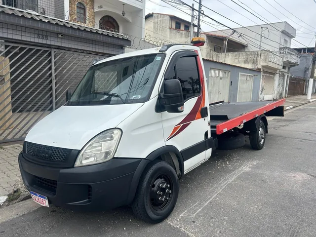 Caminhão guincho plataforma da frota Guinchos Próximo